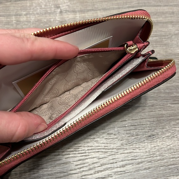 NWT Michael Kors Wrist Wallet - Rose Pink - Picture 9 of 12